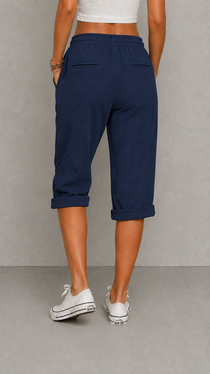 Livia Navy | Capri Pants