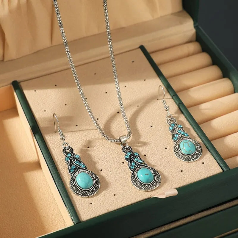 Turquoise Jewellery Set — Necklace & Earrings