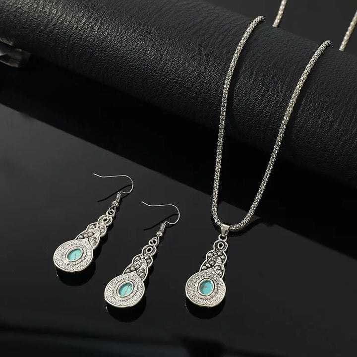 Turquoise Jewellery Set — Necklace & Earrings