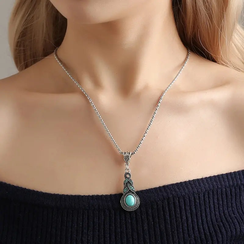 Turquoise Jewellery Set — Necklace & Earrings