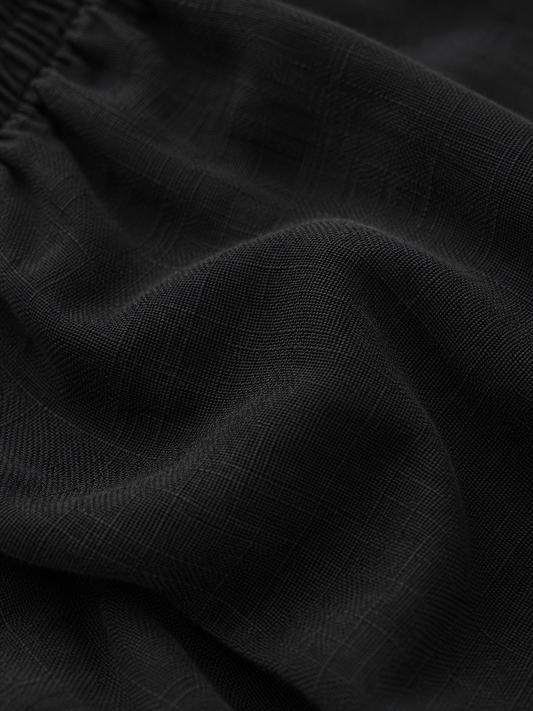 Livia Noir | Capri Pants