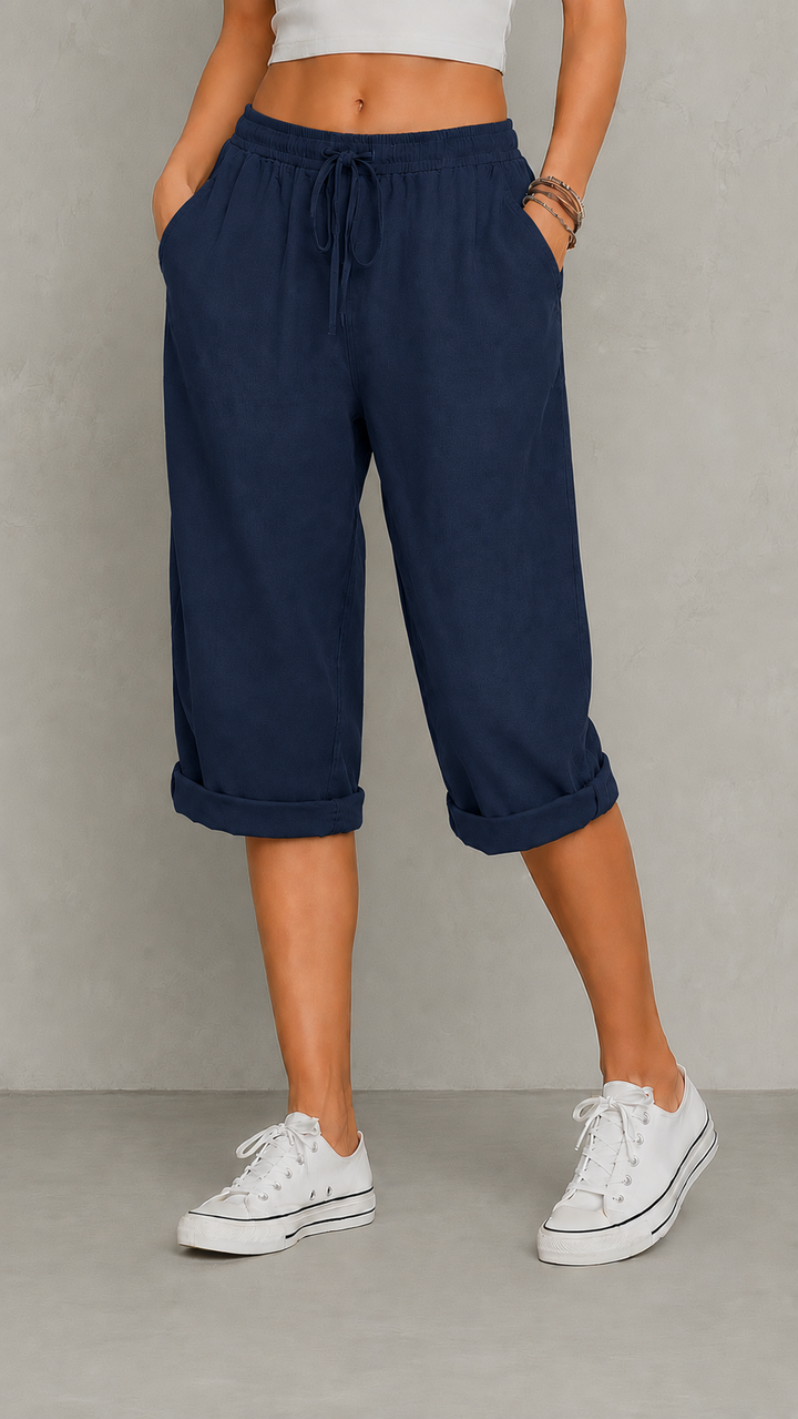 Livia Navy | Capri Pants